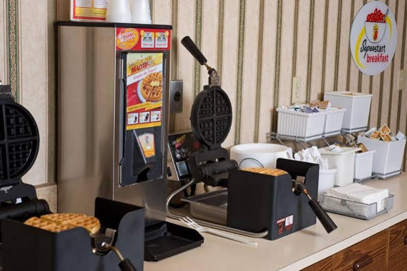 Motel Super 8 By Wyndham Butte Mt Esterno foto