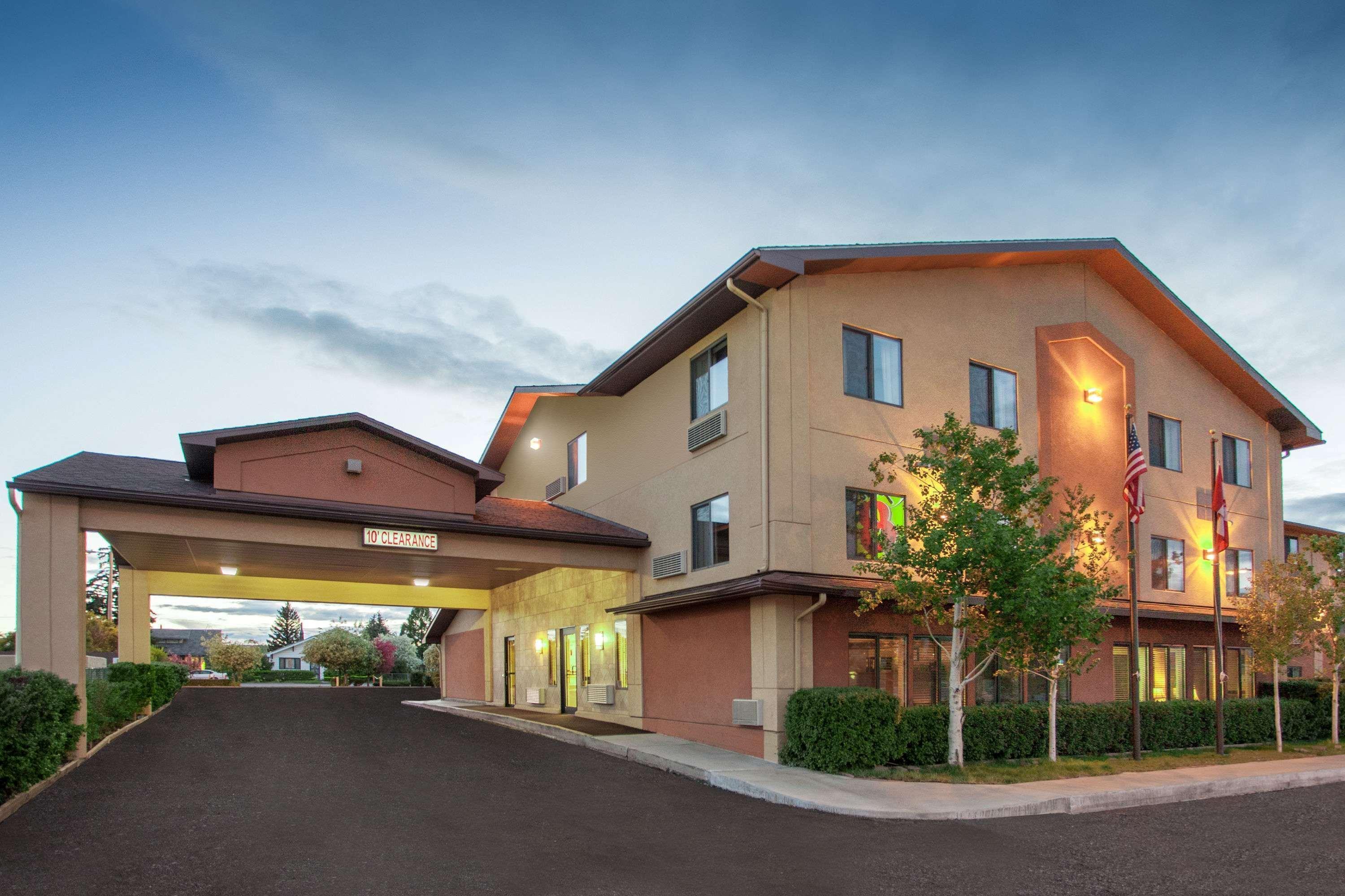 Motel Super 8 By Wyndham Butte Mt Esterno foto