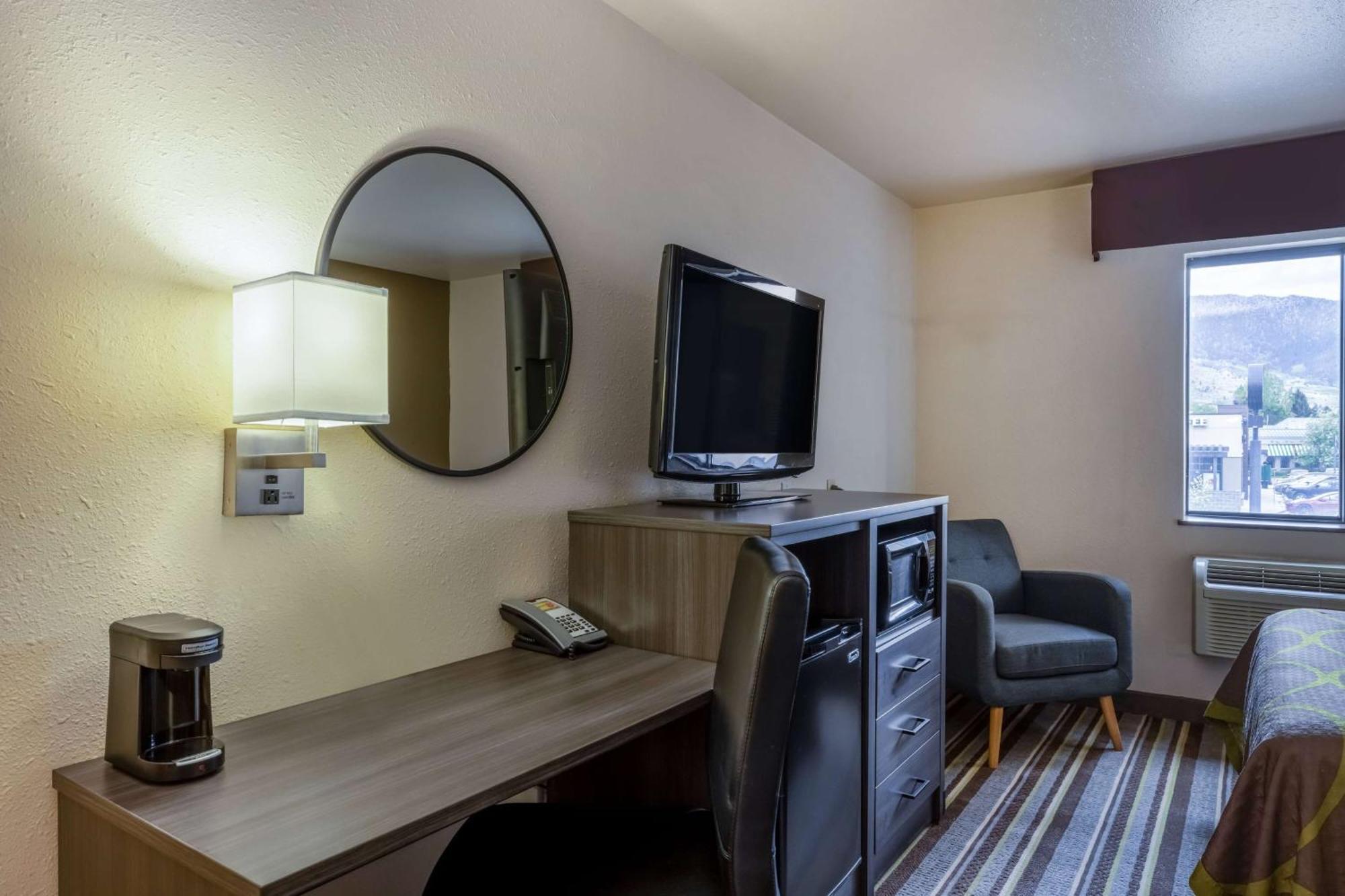 Motel Super 8 By Wyndham Butte Mt Esterno foto