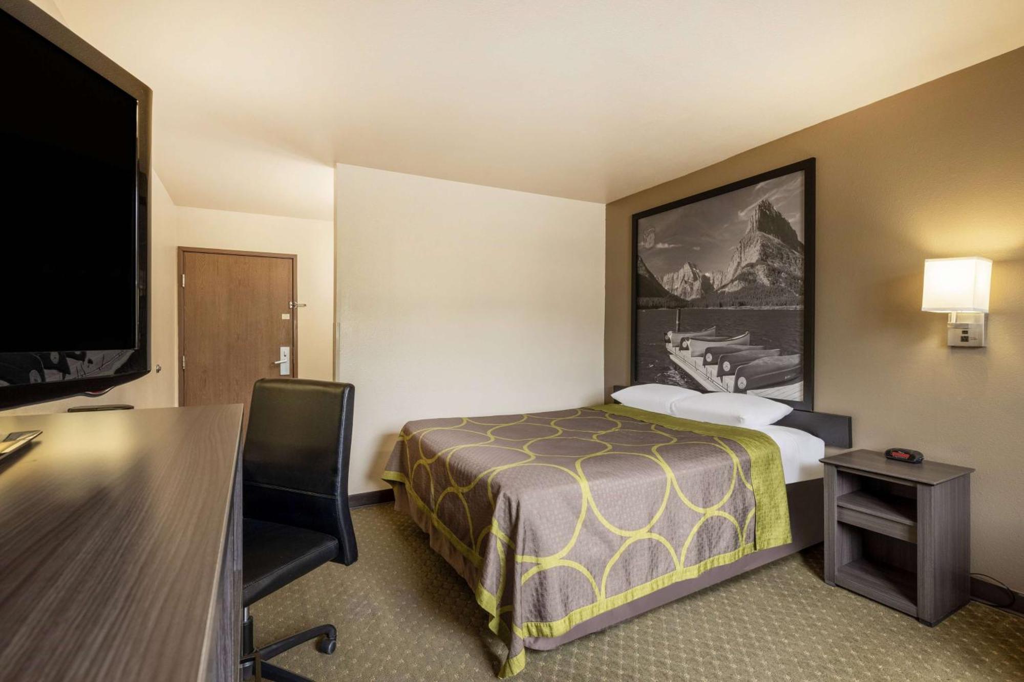 Motel Super 8 By Wyndham Butte Mt Esterno foto