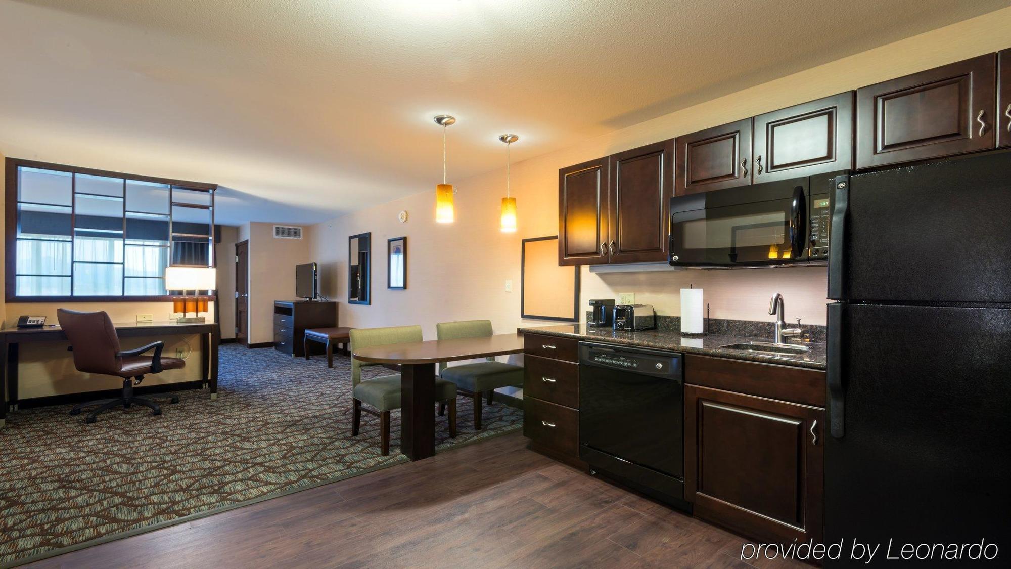 Motel Super 8 By Wyndham Butte Mt Esterno foto