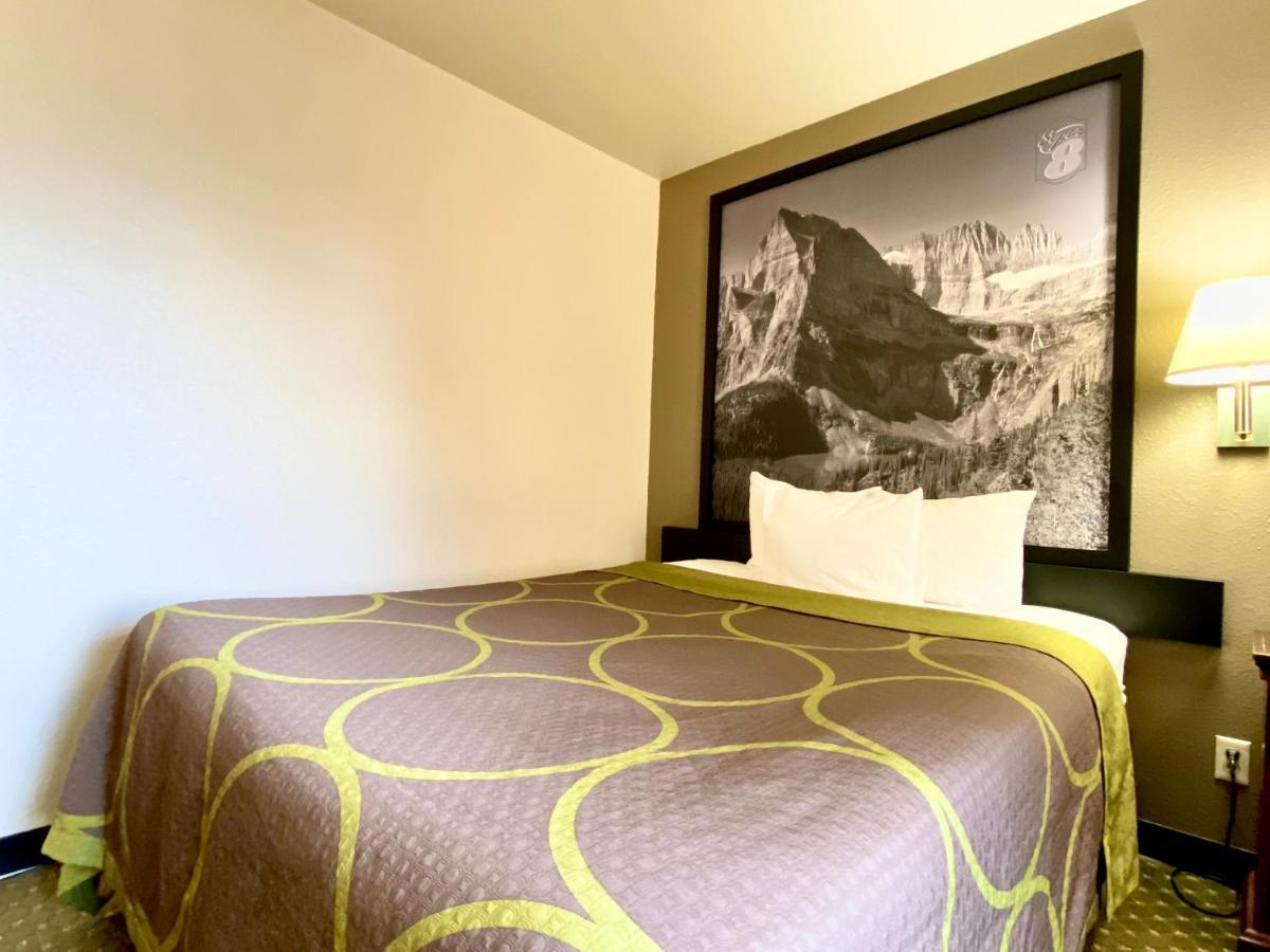 Motel Super 8 By Wyndham Butte Mt Esterno foto